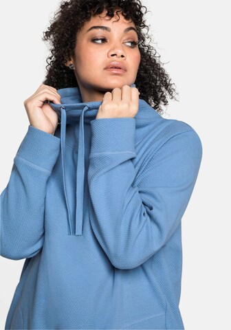 SHEEGO Sweatshirt in Blau