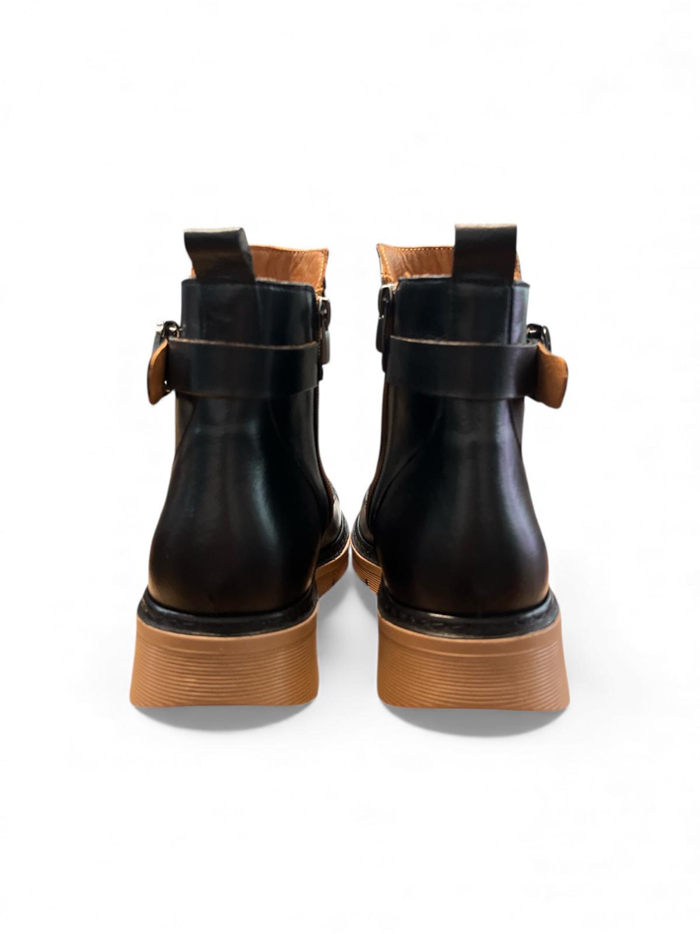 Begoria Boots in Black