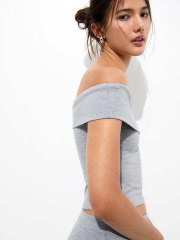 Pull&Bear Top in Grey