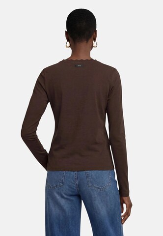zero Shirt in Braun
