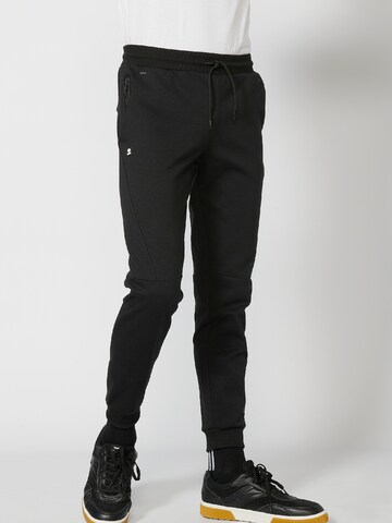 KOROSHI Regular Trousers in Black