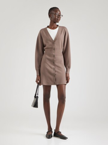 Robes en maille Gina Tricot en beige