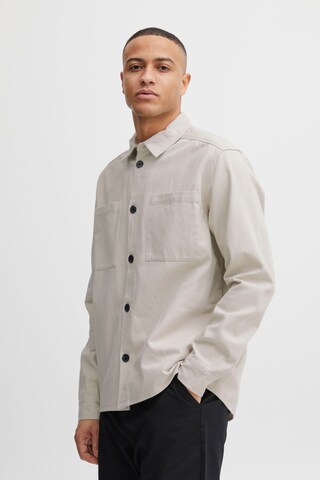 !Solid Regular fit Button Up Shirt in Beige: front