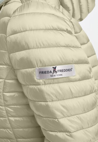 Frieda & Freddies NY Between-Season Jacket in White