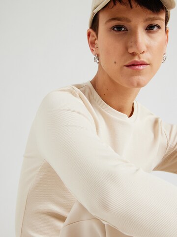 T-shirt 'Betty' STUDIO SELECT en beige