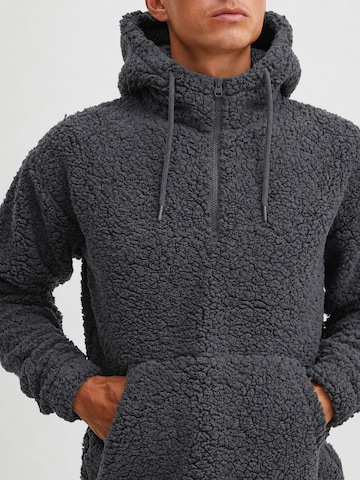 11 Project Sweater in Grey