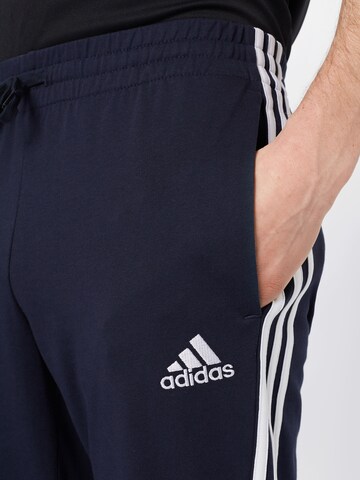 ADIDAS SPORTSWEAR Zúžený strih Športové nohavice 'Essentials' - Modrá