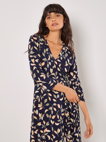 Robe ' ' Apricot en bleu