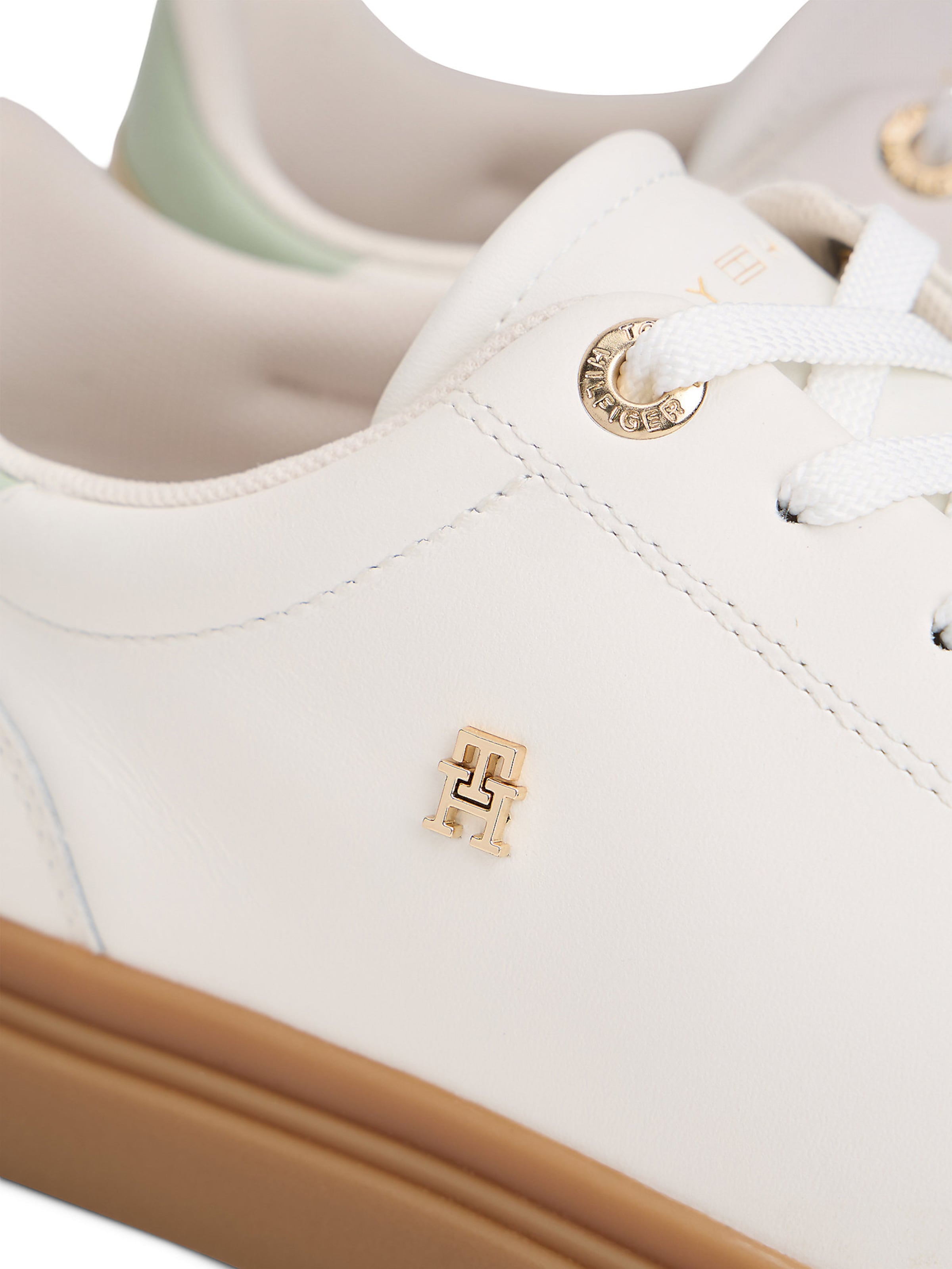 TOMMY HILFIGER Sneaker in Weiß
