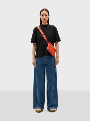 Maglietta 'HEMP AIDIN' di Thinking MU in nero