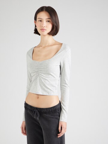 ABOUT YOU Shirt 'Gwen' in Grey: front