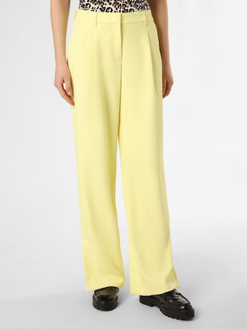 Marc Cain Wide leg Pleat-Front Pants 'Wasco' in Yellow: front