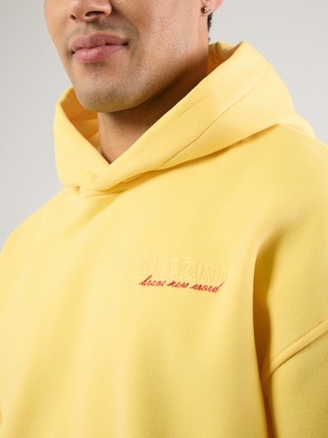 Bluză de molton de la naketano pe galben