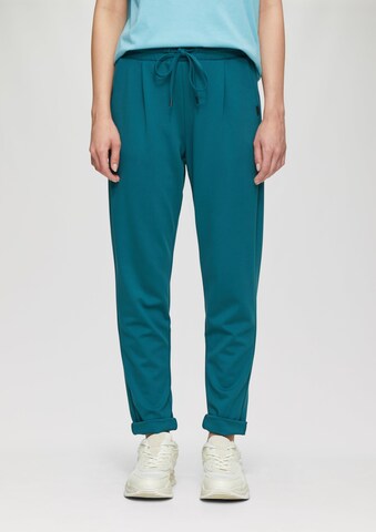 QS - Slimfit Pantalón plisado en verde: frente