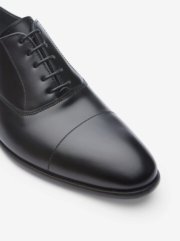 Chaussure à lacets 'Regent' LOTTUSSE en noir