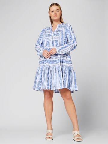 Robe Guido Maria Kretschmer Curvy en bleu : devant