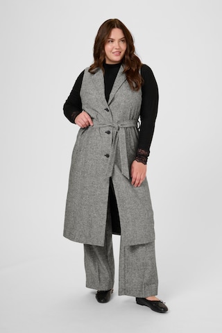 Gilet 'KCThilla' KAFFE CURVE en gris : devant