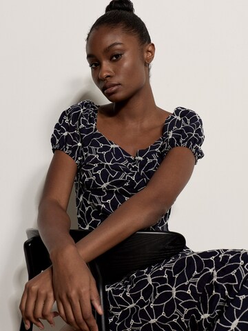 Robe ' ' Apricot en bleu