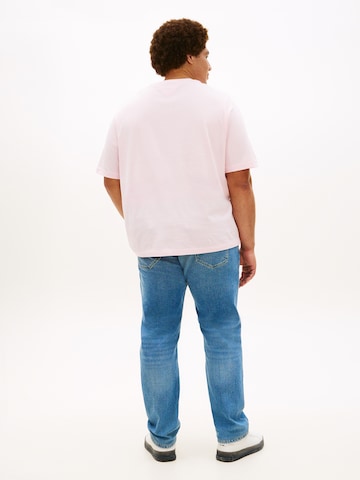 T-Shirt 'ESS SEASONAL' Tommy Hilfiger Big & Tall en rose