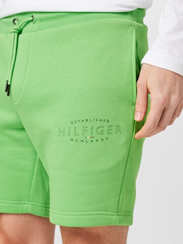 TOMMY HILFIGER - regular Pantalón en verde