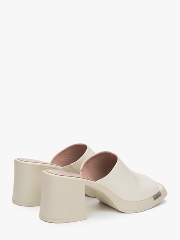 Zoccoletto '22-L-16' di Estro in beige