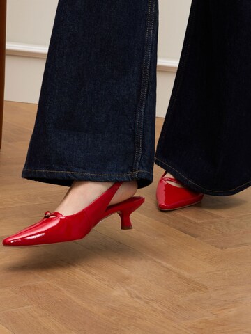 Escarpins à bride arrière MANFIELD en rouge