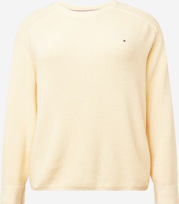 Tommy Hilfiger Curve Sweater in Yellow: front