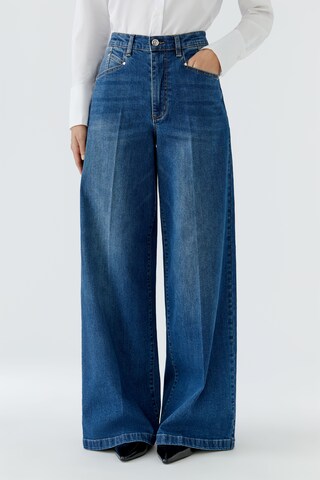 OUI Wide leg Pressveckade jeans i blå: framsida