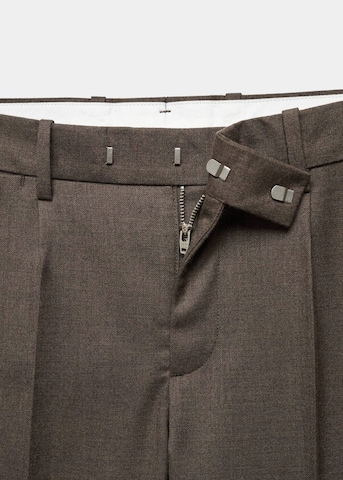 MANGO MAN Regular Pleat-Front Pants 'Marius' in Brown