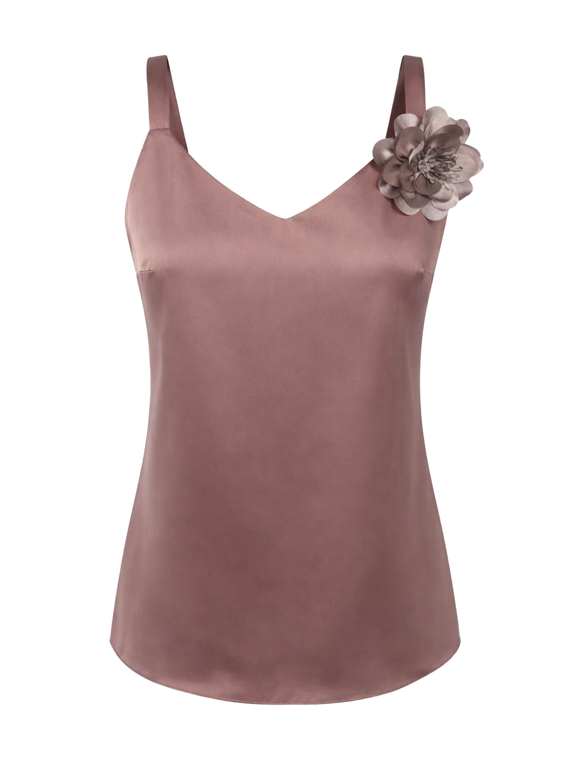 Haut 'V-Neck Satin Top with 3D Flower Detail' REGINA FASHION en rose : devant