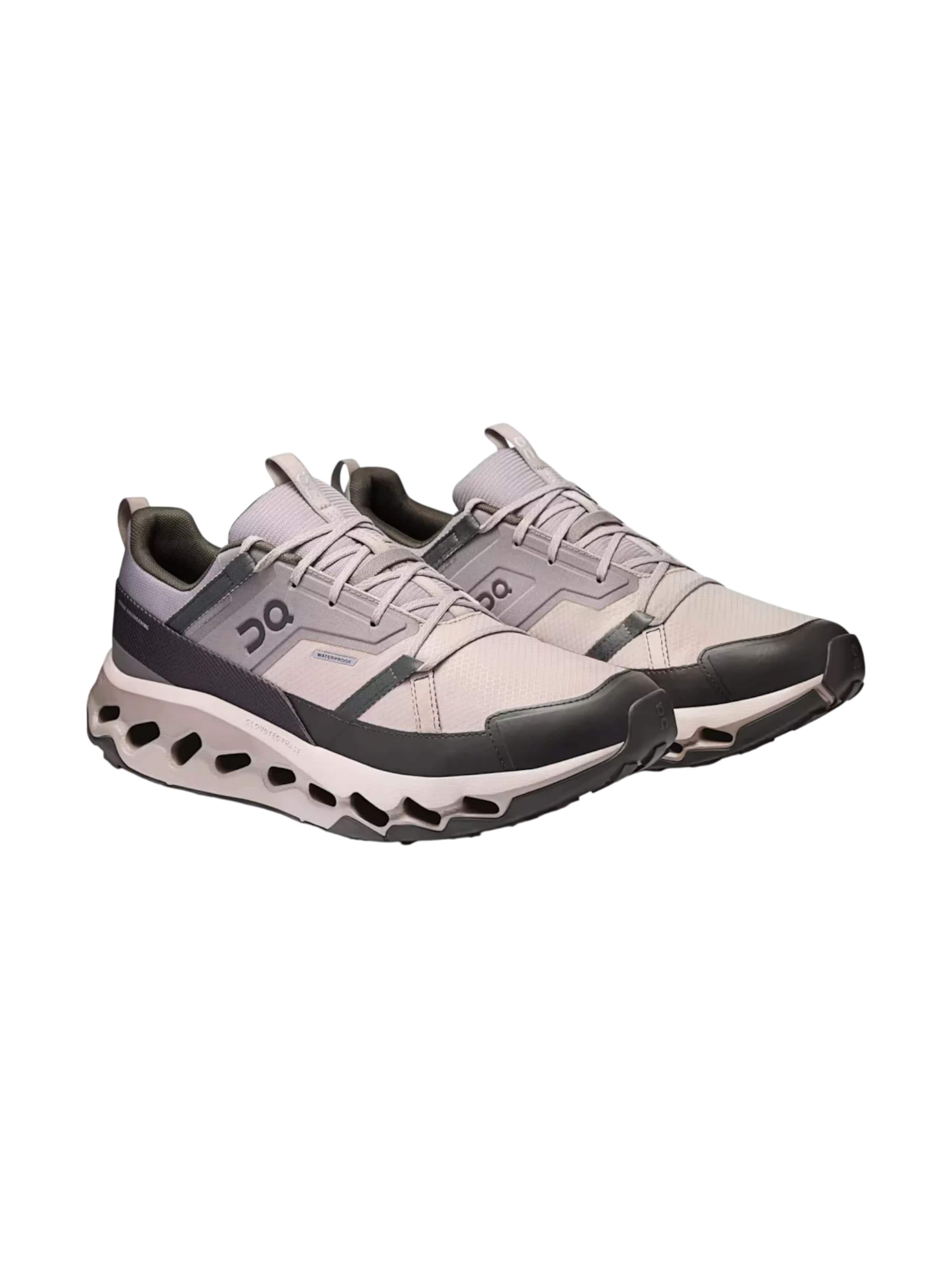 On Running Platform trainers in Grey