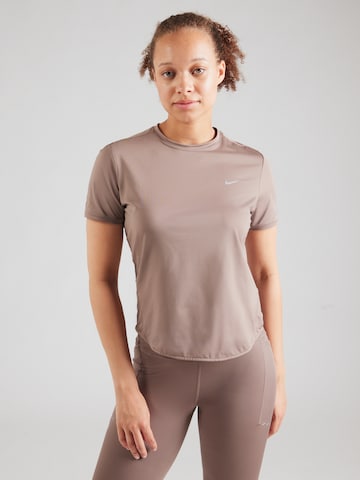 NIKE Функциональная футболка 'SWIFT' в Коричневый: спереди