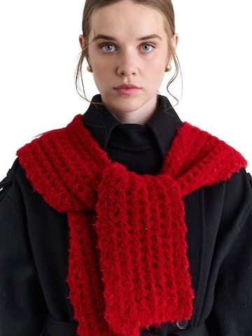 MANUKA Scarf in Red: front
