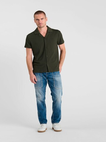 Coupe regular Chemise 'Velab' Le Temps Des Cerises en vert