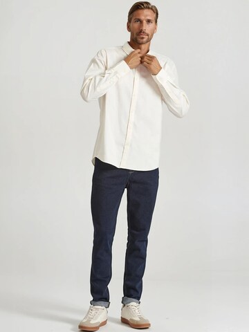 Coupe regular Chemise Funky Buddha en blanc