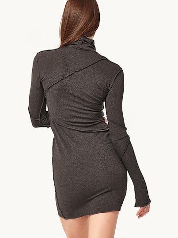 mandragora Kleid 'Kiss&Tell' in Grau