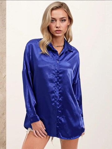 Bigdart - Blusa em azul: frente