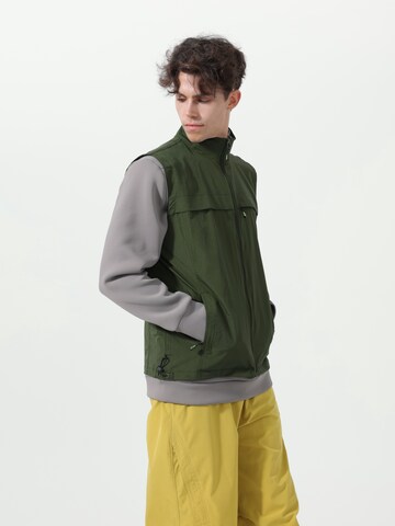 Youthup Vest in Green