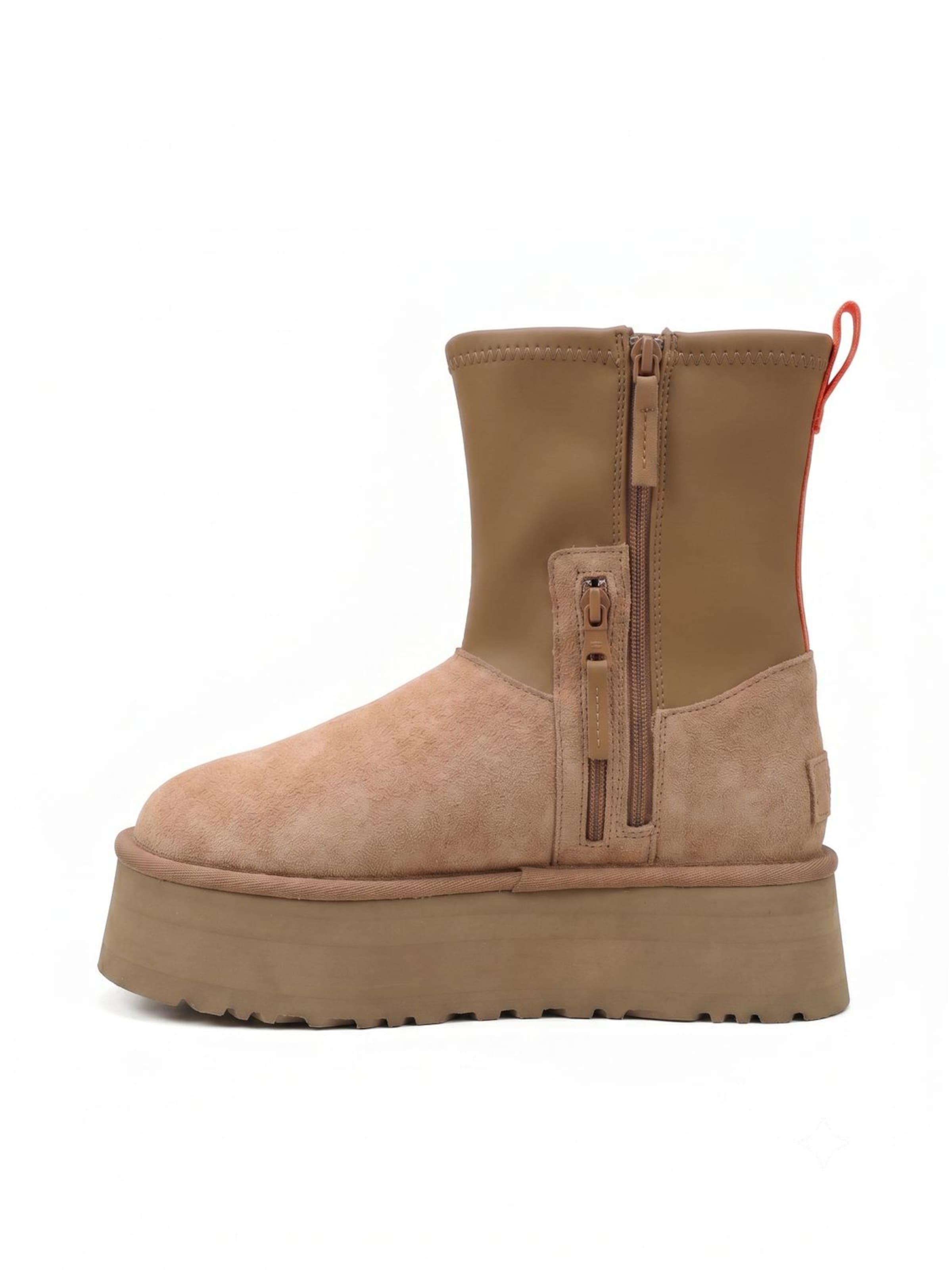 UGG Boots 'Classic Dipper Boot'‌‌‌‌‌ in Braun: Vorderseite