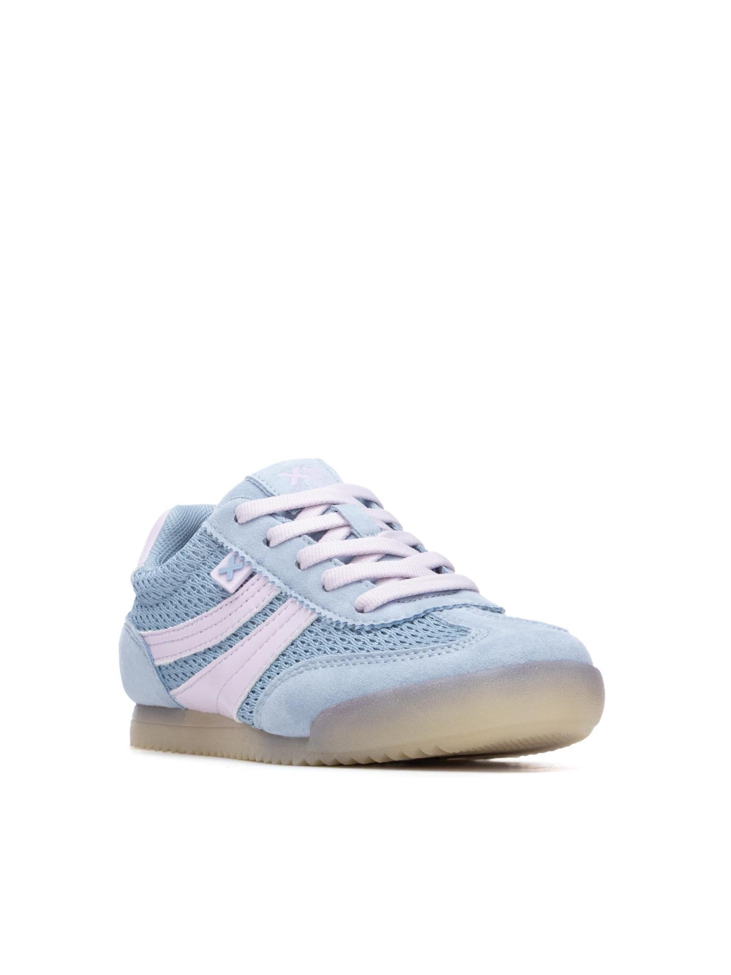 Xti Sneakers in Blue: front