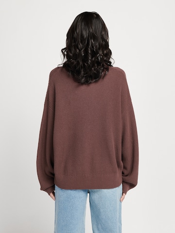 Casa Mara Sweatshirt 'Big Knit' in Bruin: terug