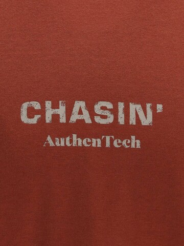 CHASIN' Shirt in Red