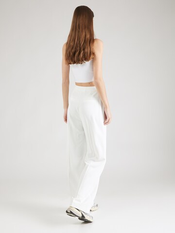 COMMA Regular Trousers with creases in White