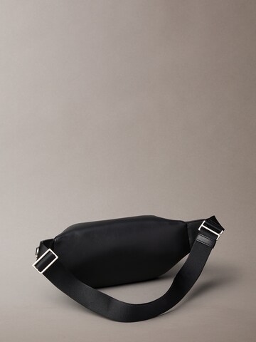 Borsetă de la Calvin Klein pe negru
