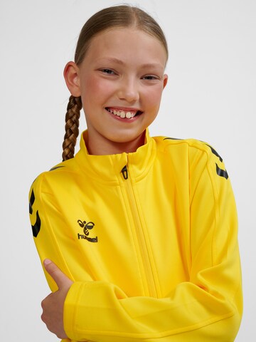 Hummel Sportssweatjakke i gul