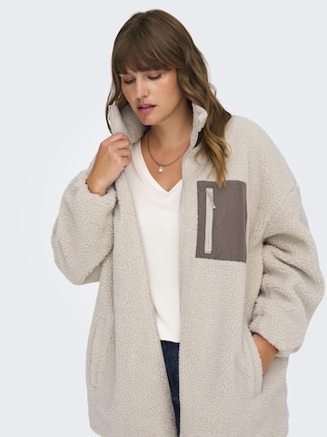 Giacca di mezza stagione 'TRACY' di ONLY Carmakoma in beige