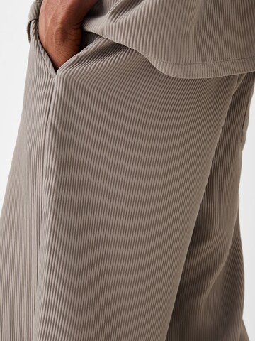 Bershka Wide leg Trousers in Grey