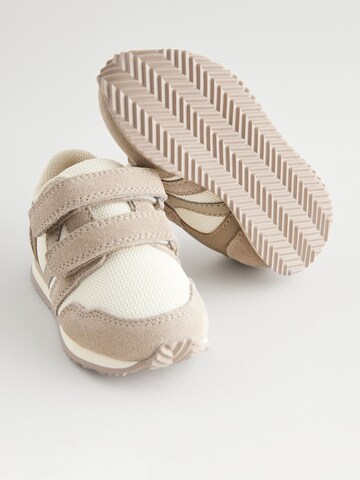 Baskets Next en beige