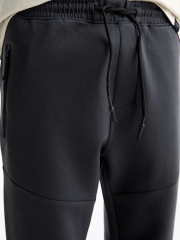 Pull&Bear Tapered Broek in Grijs