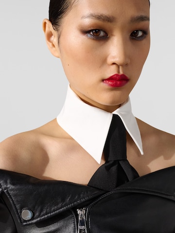 Karl Lagerfeld Collar in Black: front